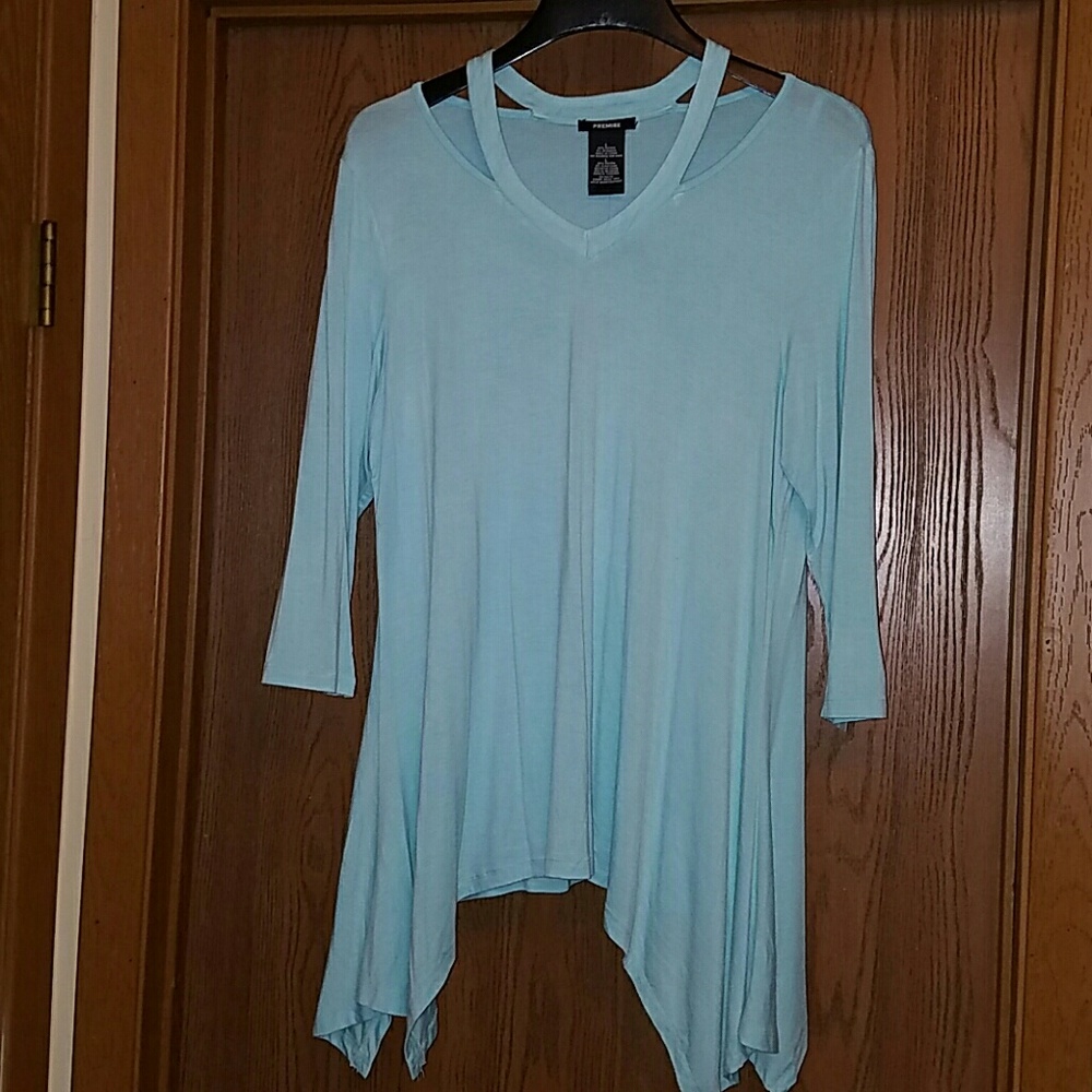 Premise cold shoulder top